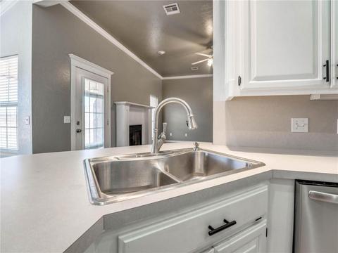 8 Willow Creek Dr, Tuttle, OK 73089 photo 12
