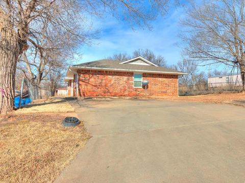 116 E 3rd St, Wanette, OK 74878 photo 3