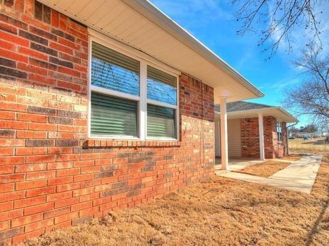 116 E 3rd St, Wanette, OK 74878 photo 1