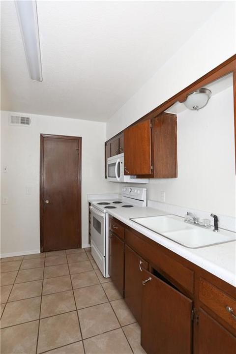 6 E Bond St, Tuttle, OK 73089 photo 13