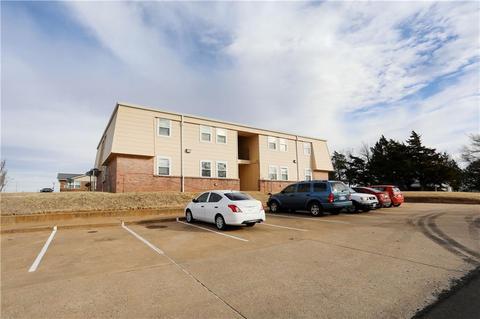 6 E Bond St, Tuttle, OK 73089 photo 3