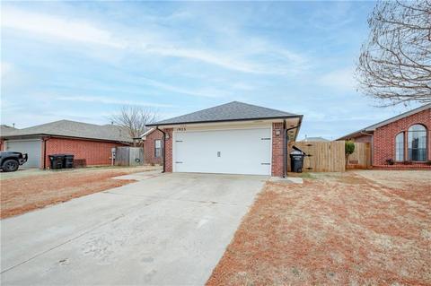 1925 Bluegrass Ct, Moore, OK 73160 photo 28
