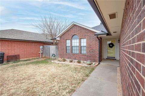 1925 Bluegrass Ct, Moore, OK 73160 photo 2