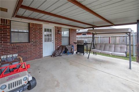 1925 Bluegrass Ct, Moore, OK 73160 photo 5
