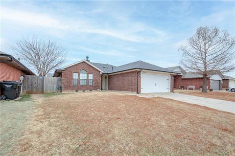 1925 Bluegrass Ct, Moore, OK 73160 photo 4