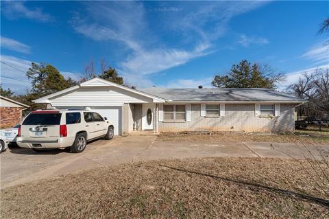 2224 Apache St, Choctaw, OK 73020 photo 2