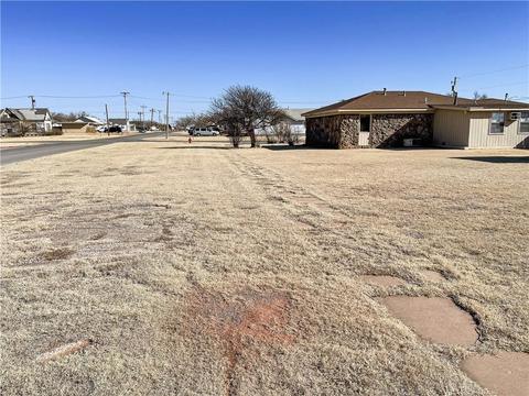 421 N Crain St, Altus, OK 73521 photo 4