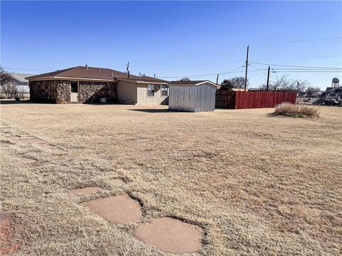 421 N Crain St, Altus, OK 73521 photo 5