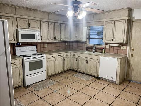 421 N Crain St, Altus, OK 73521 photo 9