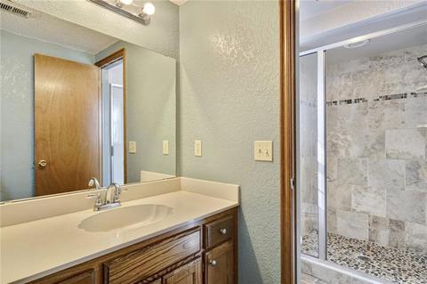2131 Parkview Dr, Moore, OK 73170 photo 12