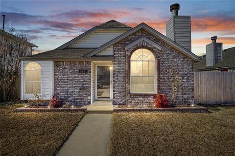 2131 Parkview Dr, Moore, OK 73170 photo 1