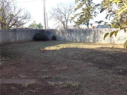 622 E Main St, Tipton, OK 73570 photo 3