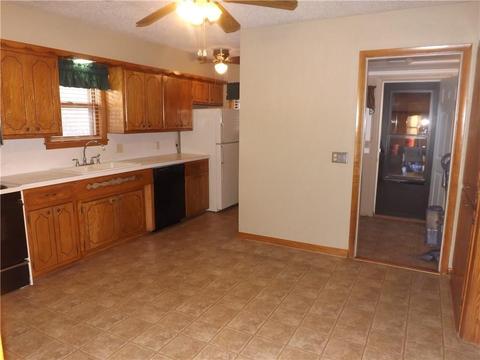 622 E Main St, Tipton, OK 73570 photo 11