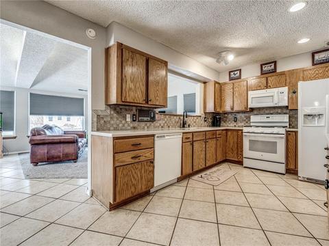 868 Squirrel Ct, Tuttle, OK 73089 photo 8