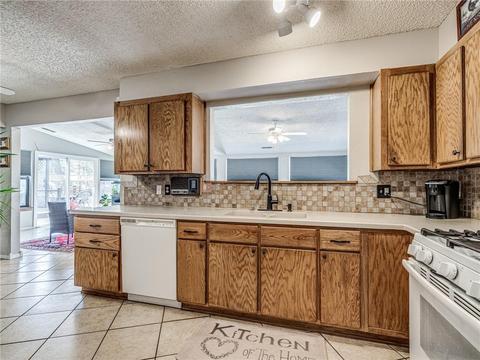 868 Squirrel Ct, Tuttle, OK 73089 photo 11