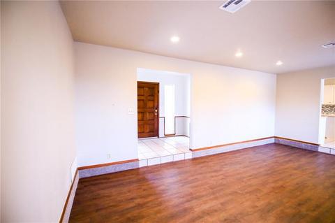 329 Woodside Dr, Norman, OK 73071 photo 5
