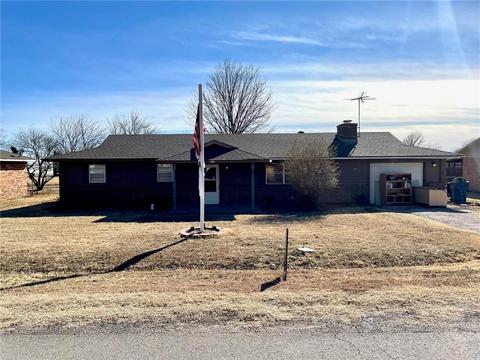 304 W Meek St, Wayne, OK 73095 photo 1