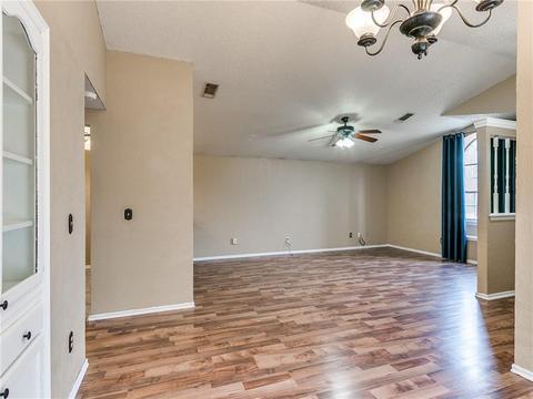 2107 Briarcliff Dr, Moore, OK 73170 photo 13