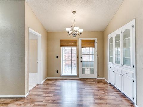 2107 Briarcliff Dr, Moore, OK 73170 photo 7