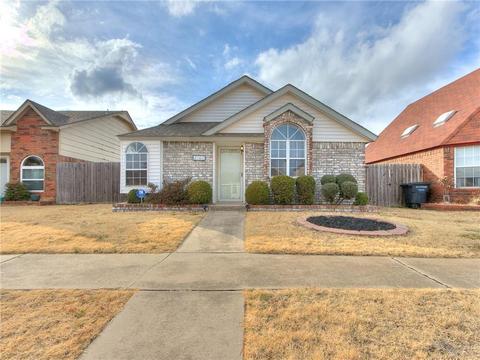 2107 Briarcliff Dr, Moore, OK 73170 photo 2