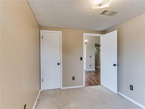 2107 Briarcliff Dr, Moore, OK 73170 photo 12
