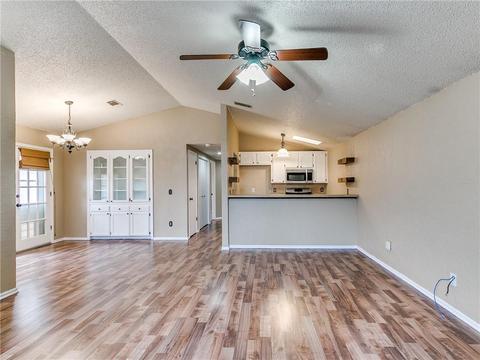 2107 Briarcliff Dr, Moore, OK 73170 photo 6