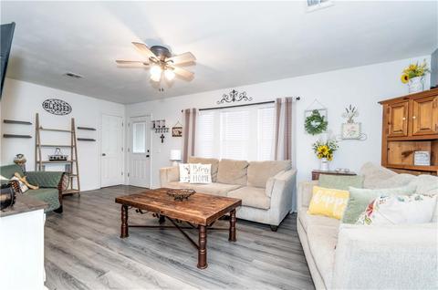 521 E 9th St, Chandler, OK 74834 photo 7