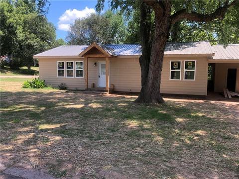 521 E 9th St, Chandler, OK 74834 photo 2