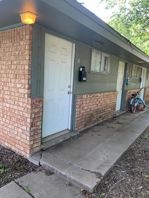 209 W Apache St, Norman, OK 73069 photo 3