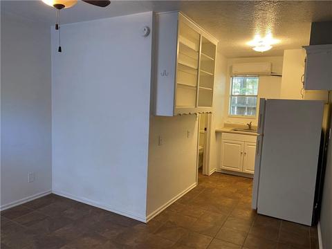 209 W Apache St, Norman, OK 73069 photo 15