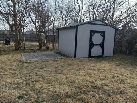 210 E Haddock St, Norman, OK 73069 photo 9