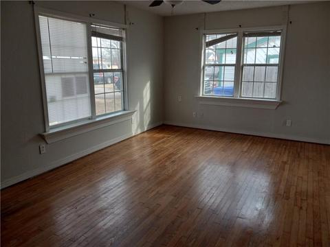 210 E Haddock St, Norman, OK 73069 photo 2
