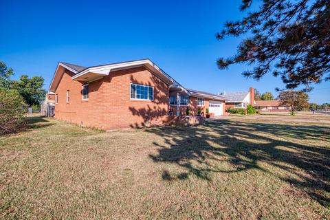 717 N Wikoff, Watonga, OK 73772 photo 2