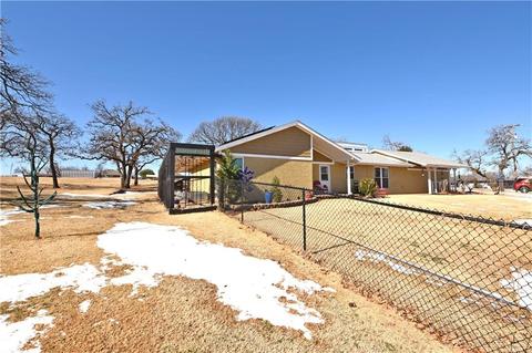 205 Johnson Dr, Guthrie, OK 73044 photo 2
