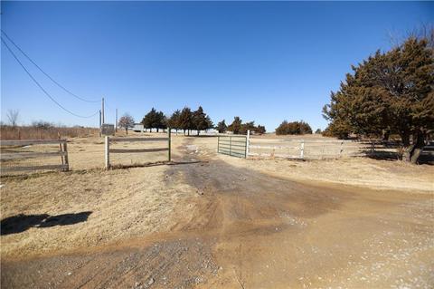 1818 Rosebud Ln, Cushing, OK 74023 photo 18