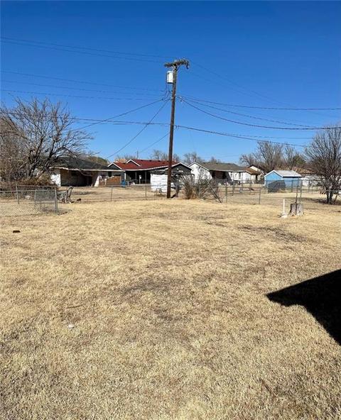 1117 E Chestnut St, Altus, OK 73521 photo 25