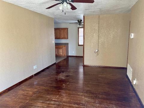 1117 E Chestnut St, Altus, OK 73521 photo 3