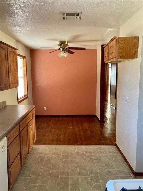 1117 E Chestnut St, Altus, OK 73521 photo 8
