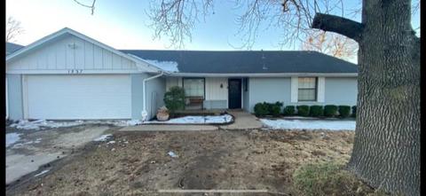 1827 E 15th St, Ada, OK 74820 photo 1