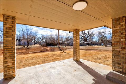 202 W Pine St, Tuttle, OK 73089 photo 33