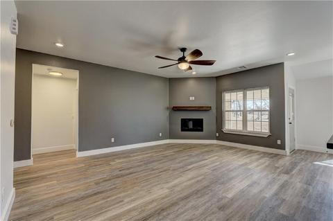 202 W Pine St, Tuttle, OK 73089 photo 6