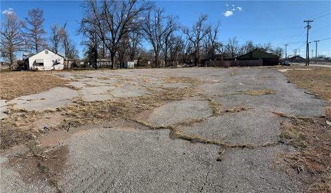 306 E Central Blvd, Anadarko, OK 73005 photo 1