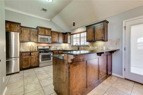716 Manhattan Dr, Moore, OK 73160 photo 7
