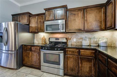 716 Manhattan Dr, Moore, OK 73160 photo 10