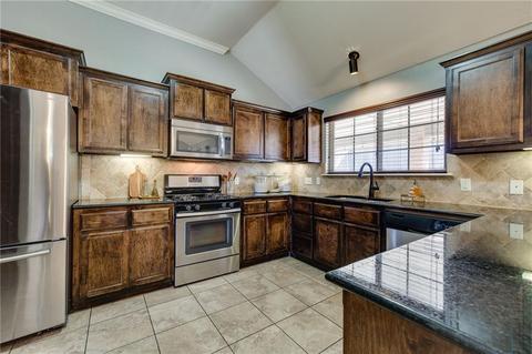 716 Manhattan Dr, Moore, OK 73160 photo 8