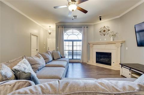716 Manhattan Dr, Moore, OK 73160 photo 4