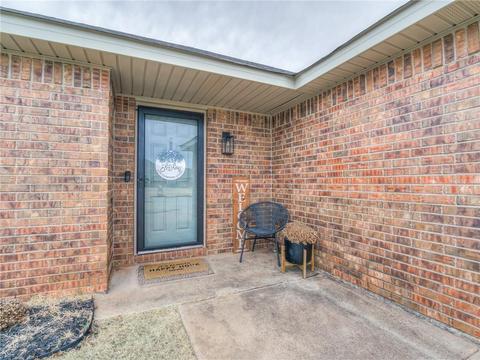 535 E Juniper Ln, Mustang, OK 73064 photo 2