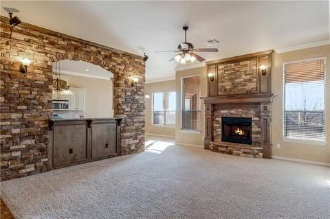 905 Kelsi Dr, Moore, OK 73160 photo 1