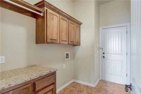 905 Kelsi Dr, Moore, OK 73160 photo 16