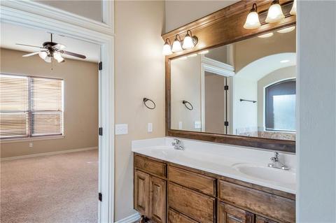 905 Kelsi Dr, Moore, OK 73160 photo 21